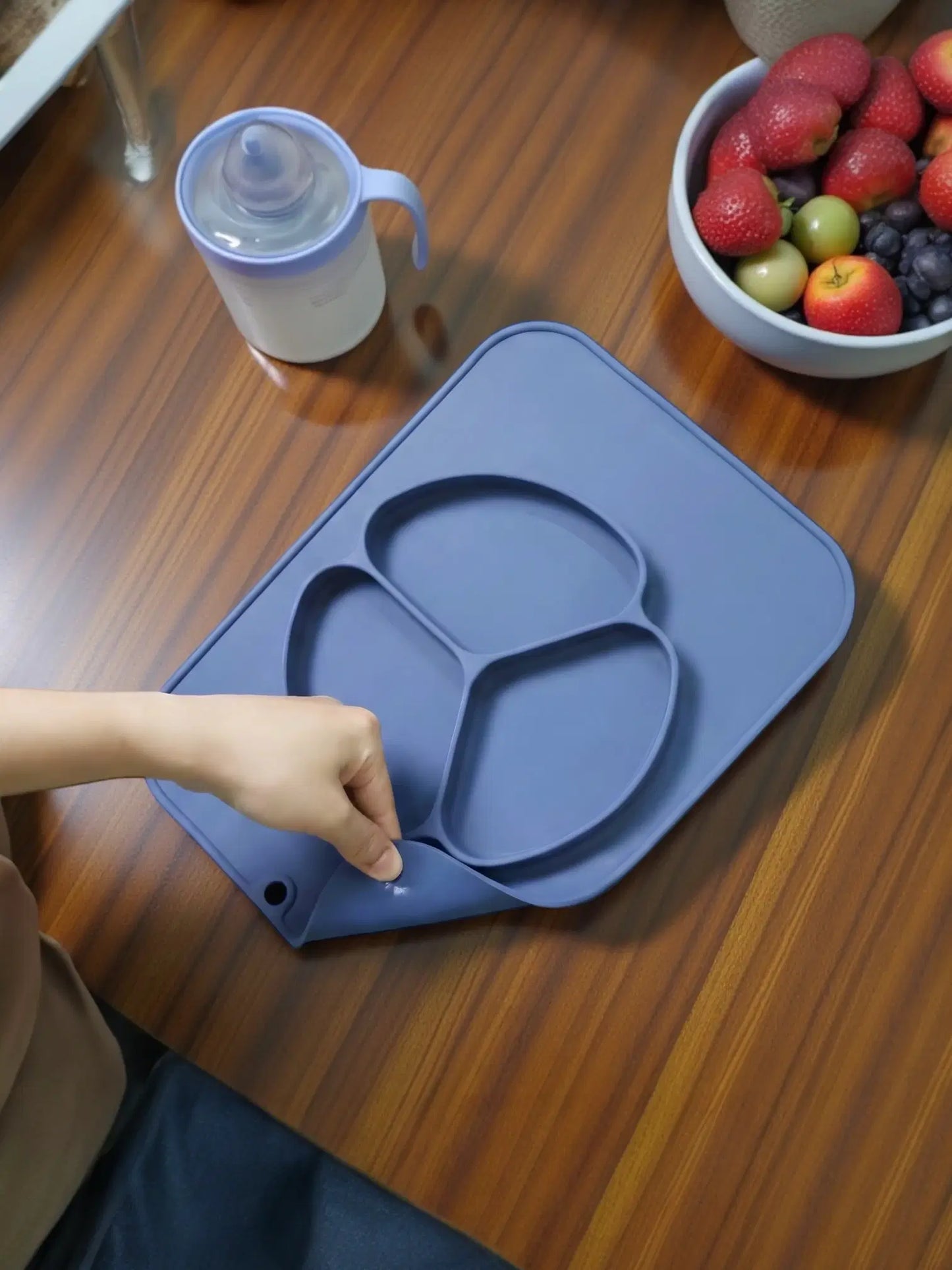 Giggle Bubs, Baby Silicone Non-Slip Plate with Placemat