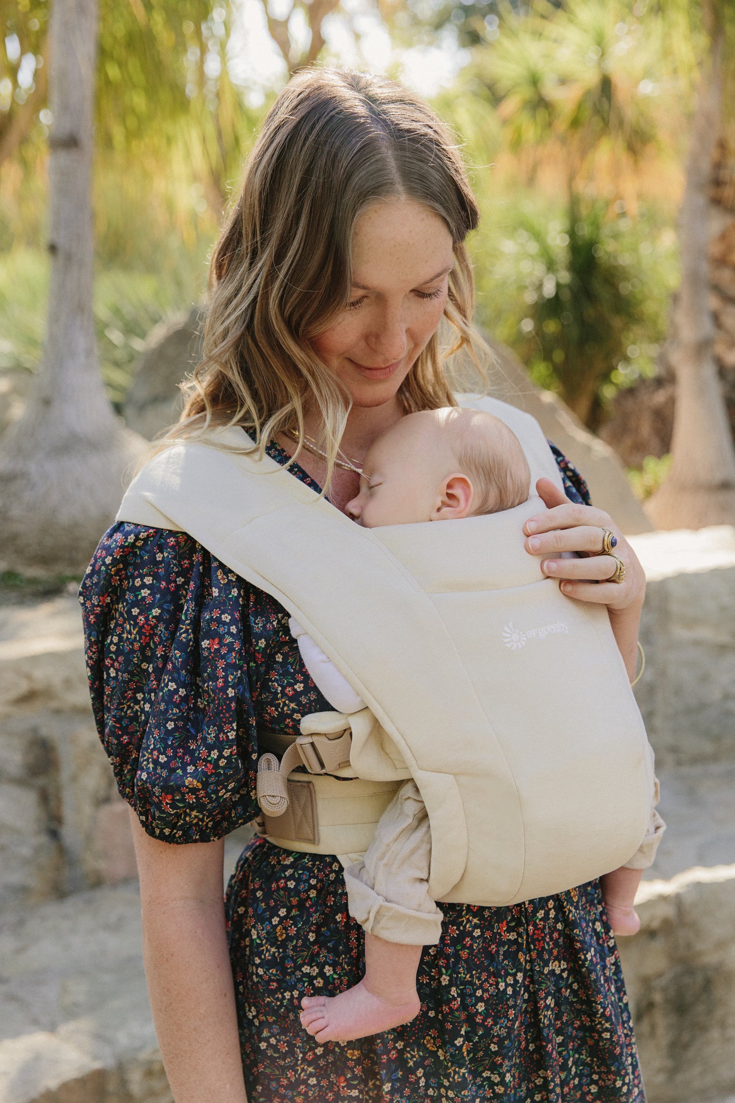 ERGOBABY EMBRACE NEWBORN CARRIER - CREAM