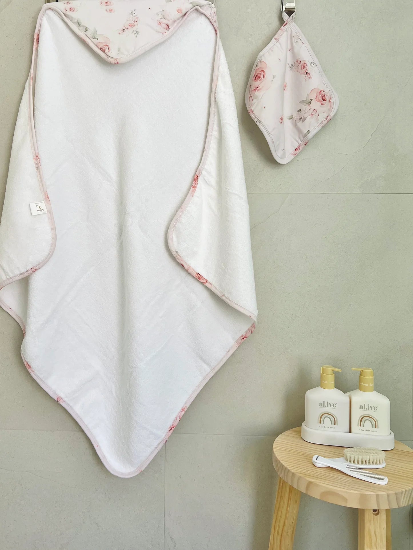 Mini & Mini HOODED TOWEL & WASH CLOTH SET IMOGEN