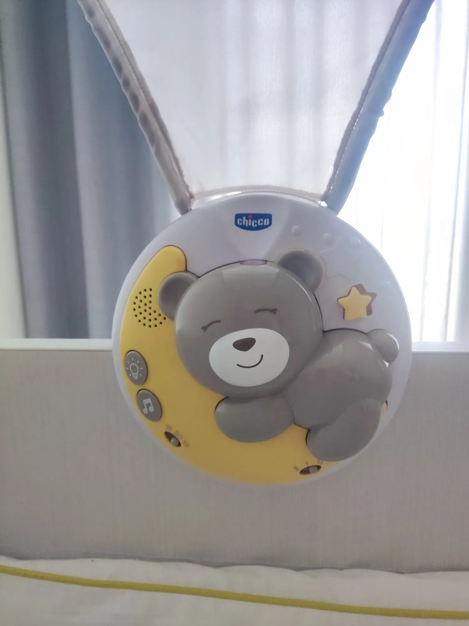CHICCO Toy Next2Moon Neutral - Bubs Universe