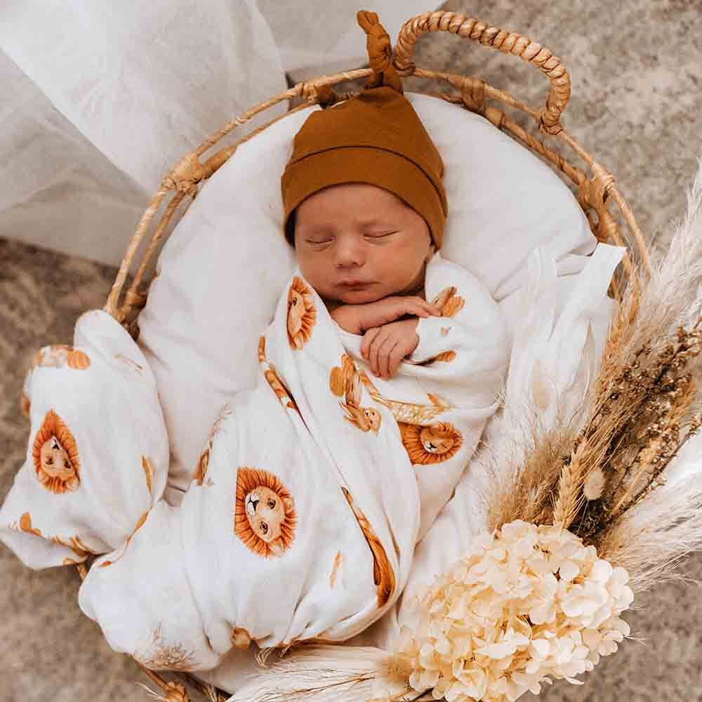 Snuggle Hunny Lion organic muslin wrap in gift set