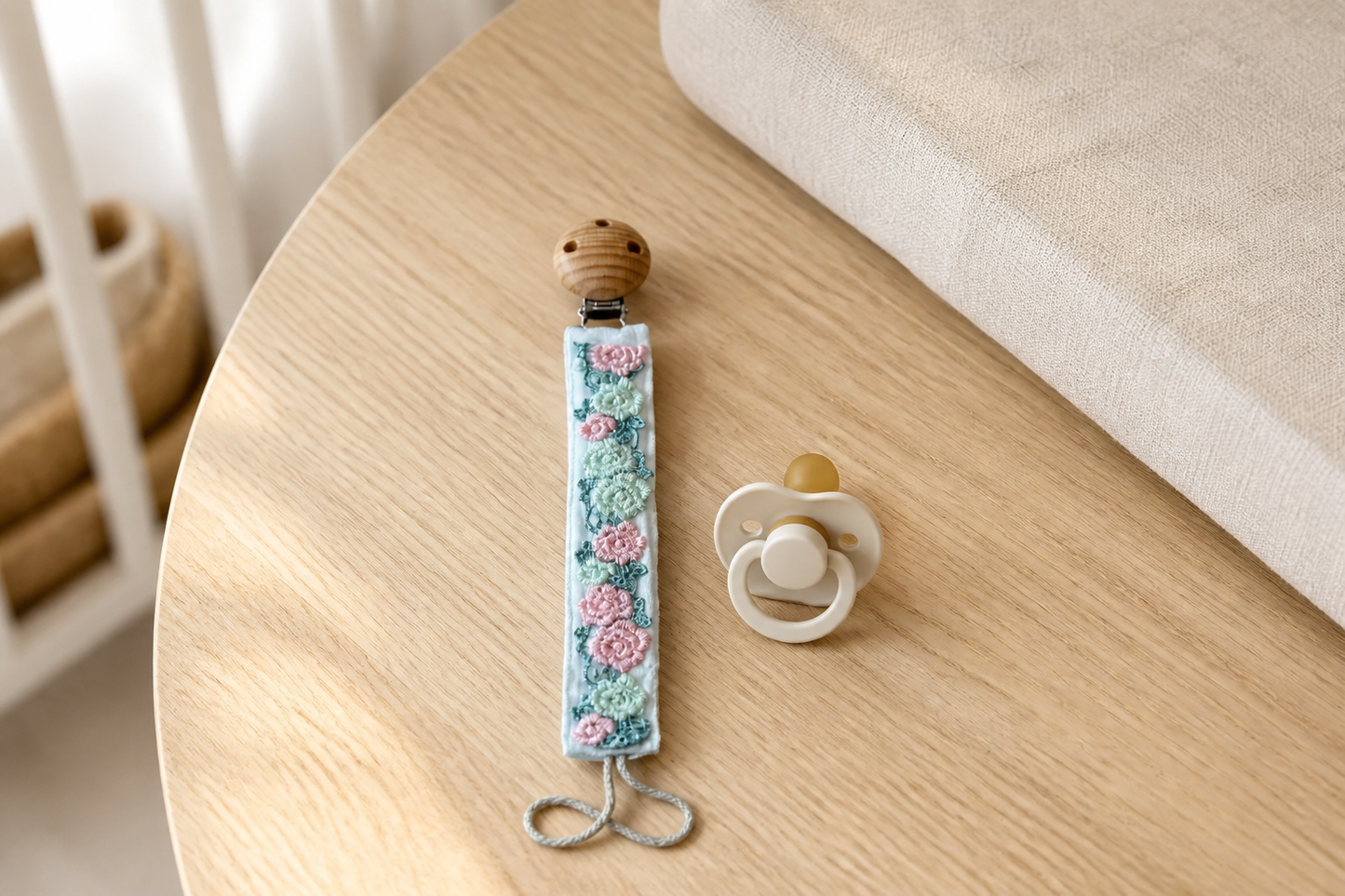 Giggle Bubs, Blossom Bloom Dummy Clip