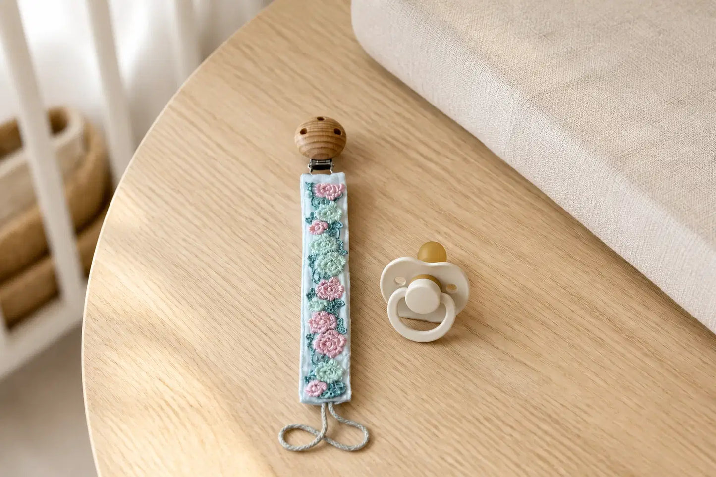Giggle Bubs, Blossom Bloom Dummy Clip