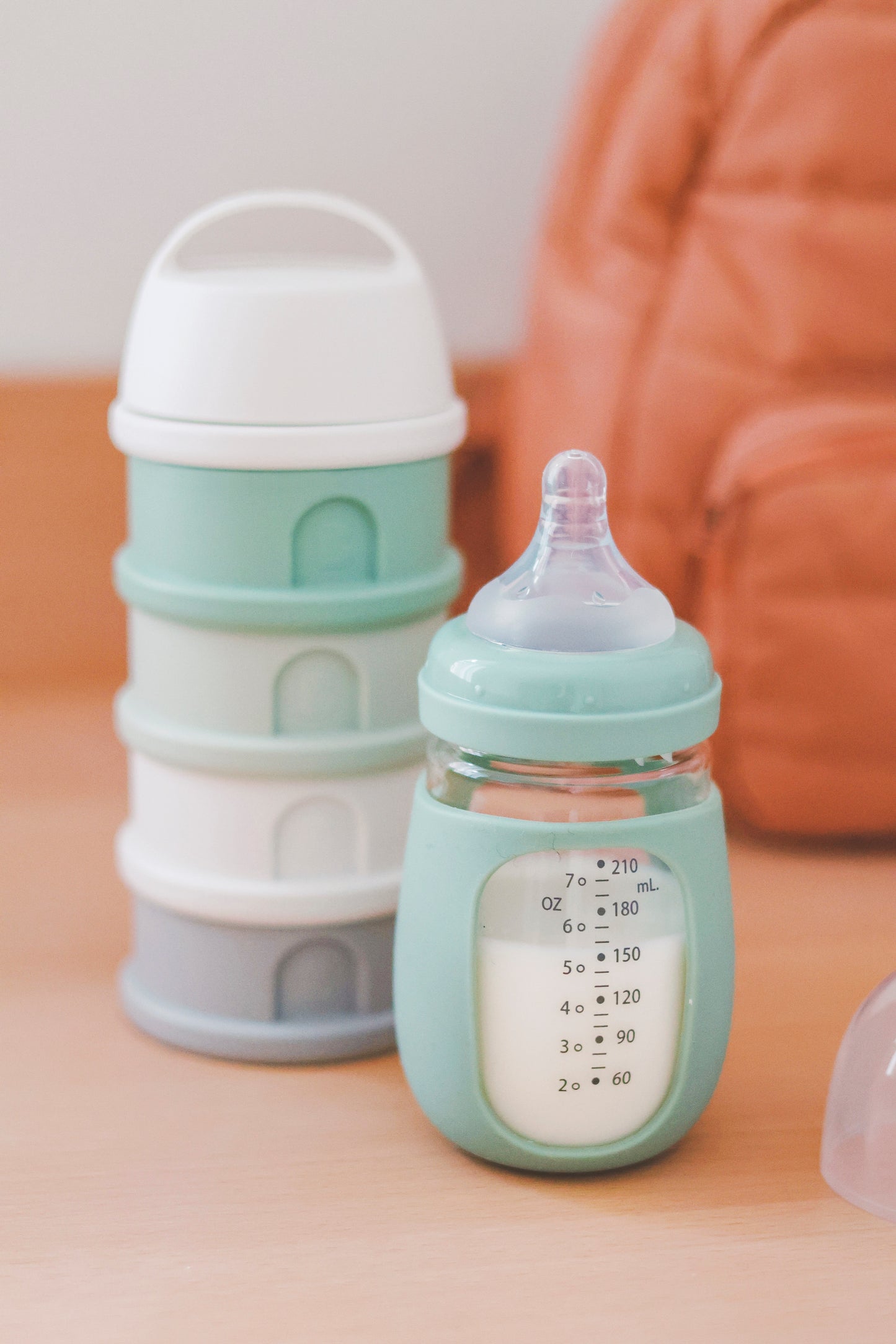 BEABA FORMULA AND SNACKS CONTAINER - TERRACOTTA