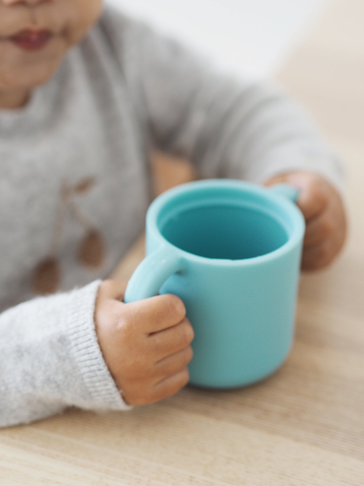 BEABA SILICONE LEARNING CUP WITH SPOUT LID - BLUE VENDOR