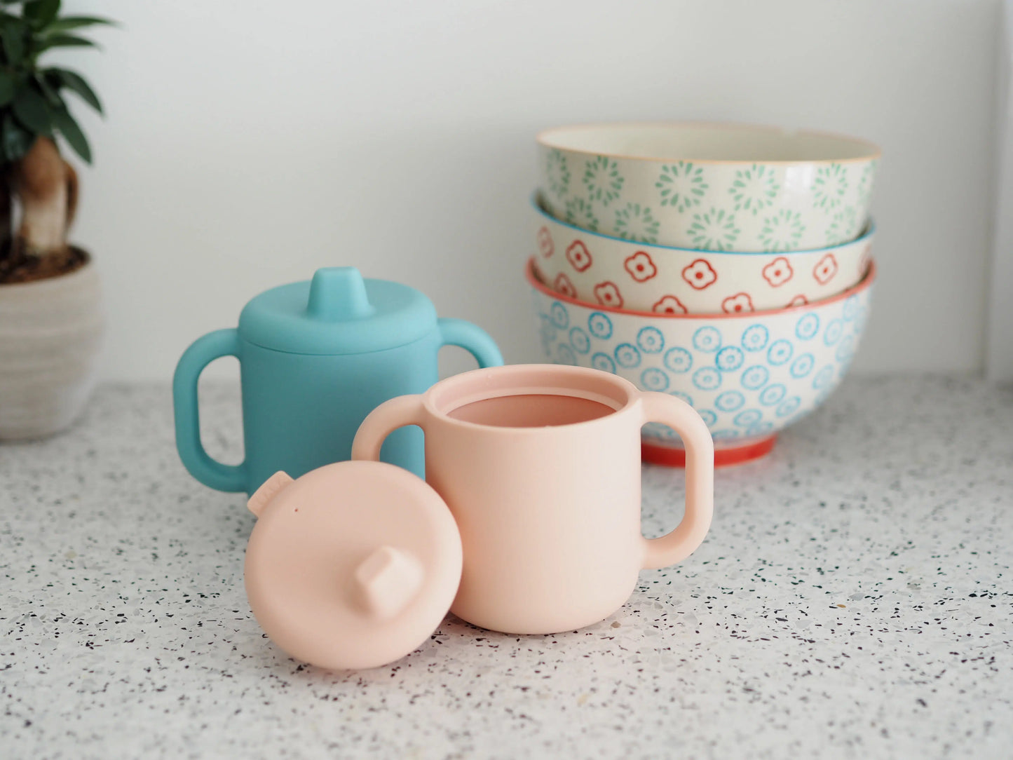 Beaba Silicone Learning Cup with Spout Lid Pink