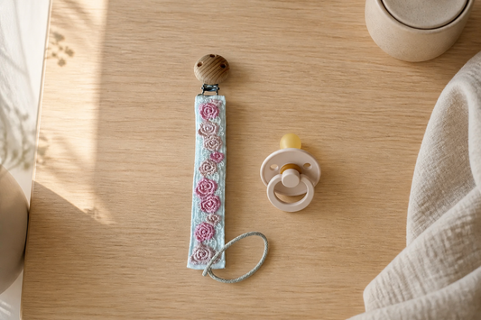 Giggle Bubs, Blossom Bloom Dummy Clip