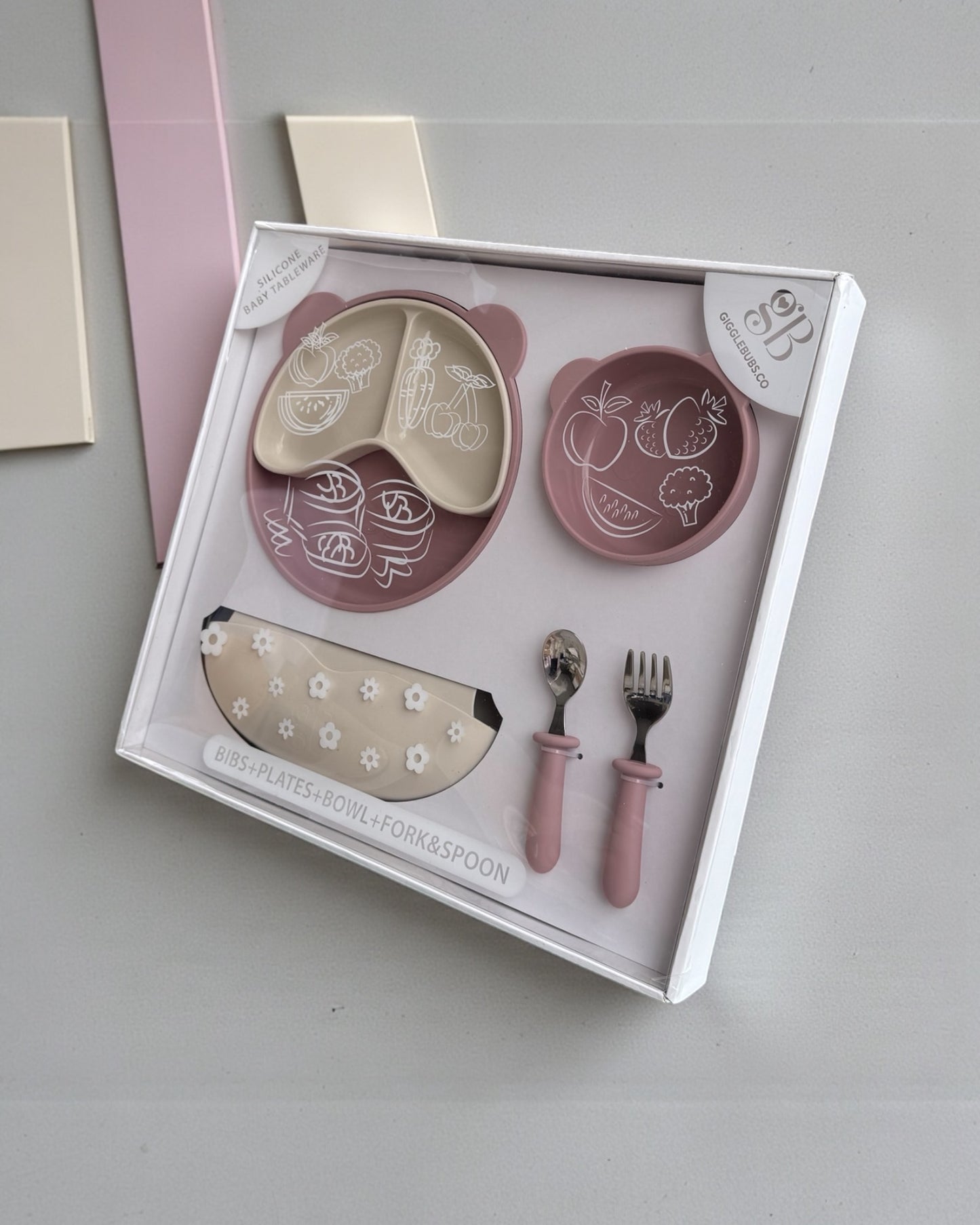 👉 Giggle Bubs Grow-With-Me Silicone Feeding Set