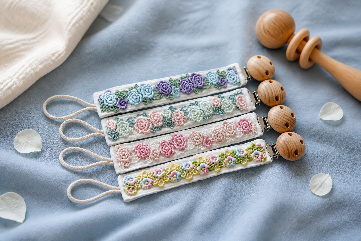 Giggle Bubs, Blossom Bloom Dummy Clip