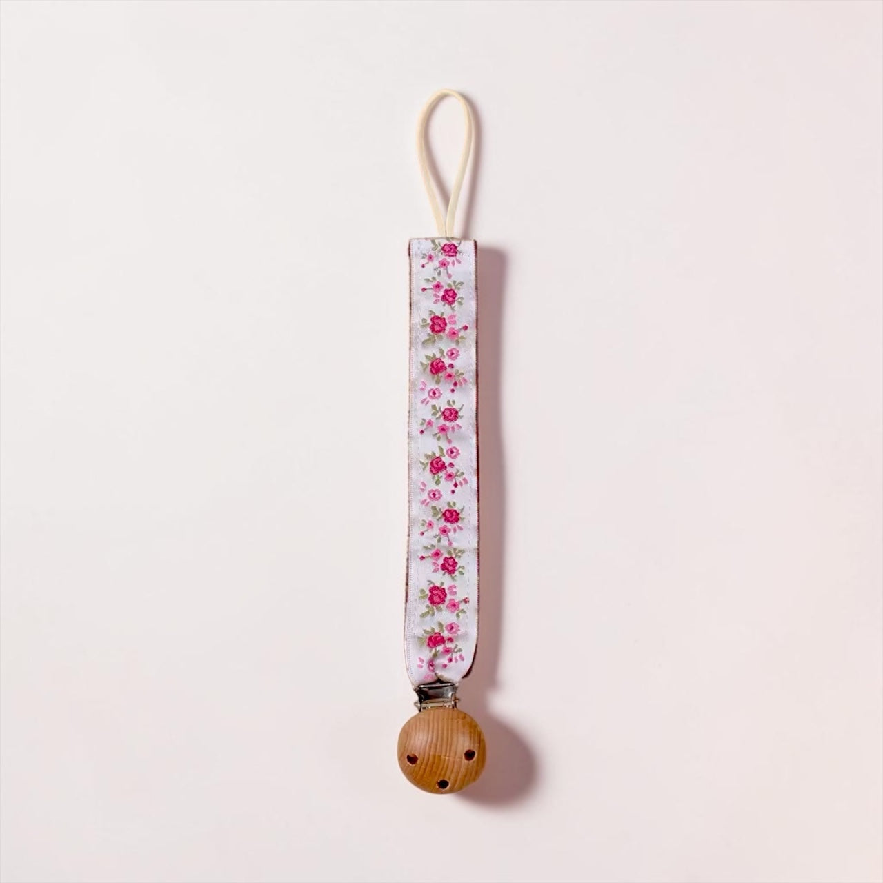 👉 Giggle Bubs, Luxe Dummy Clip