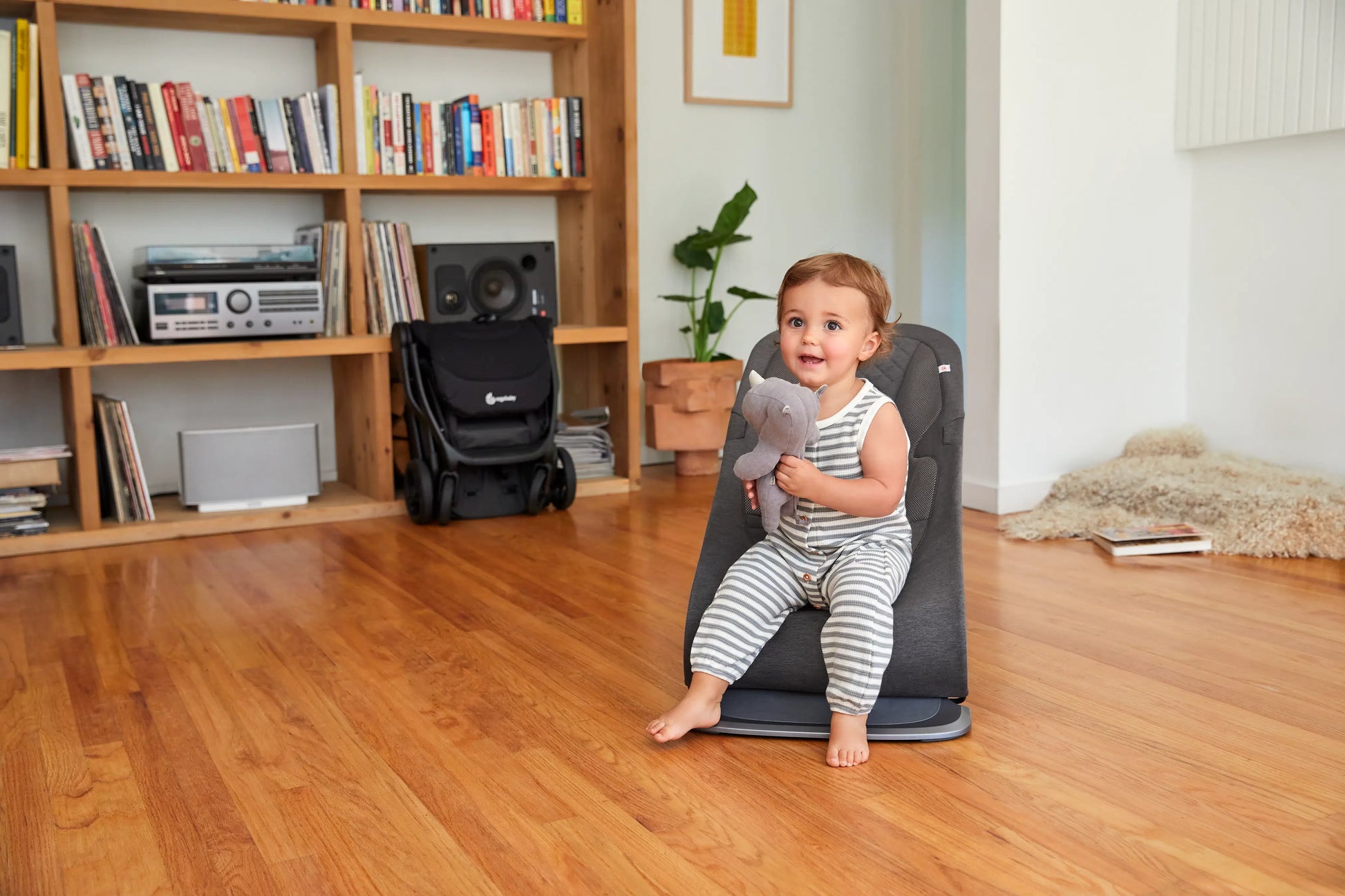 Ergobaby Evolve 3-in-1 Bouncer Charcoal Grey
