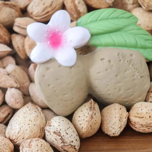 Oli & Carol ALY THE ALMOND