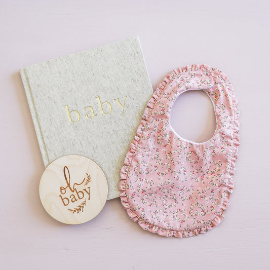 Ruffle Edge Bib Posy Heart
