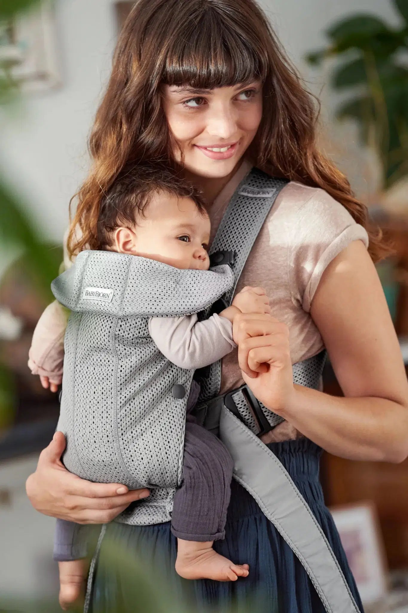 Baby Bjorn Baby Carrier Mini color Grey Fabric: 3D Mesh - Bubs Universe