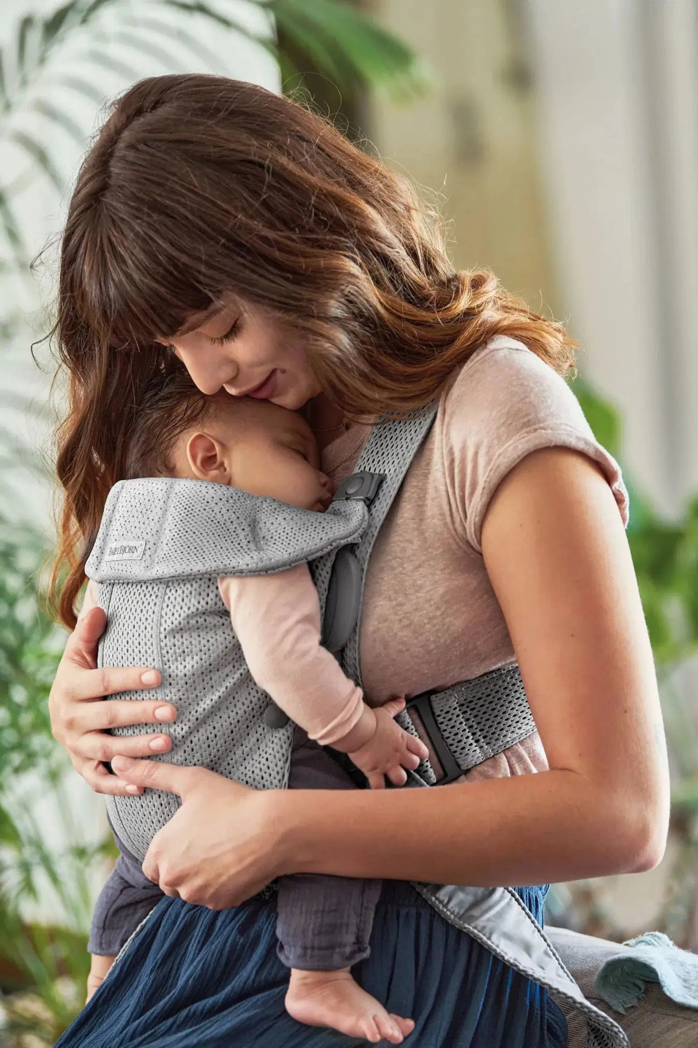 Baby Bjorn Baby Carrier Mini color Grey Fabric: 3D Mesh - Bubs Universe