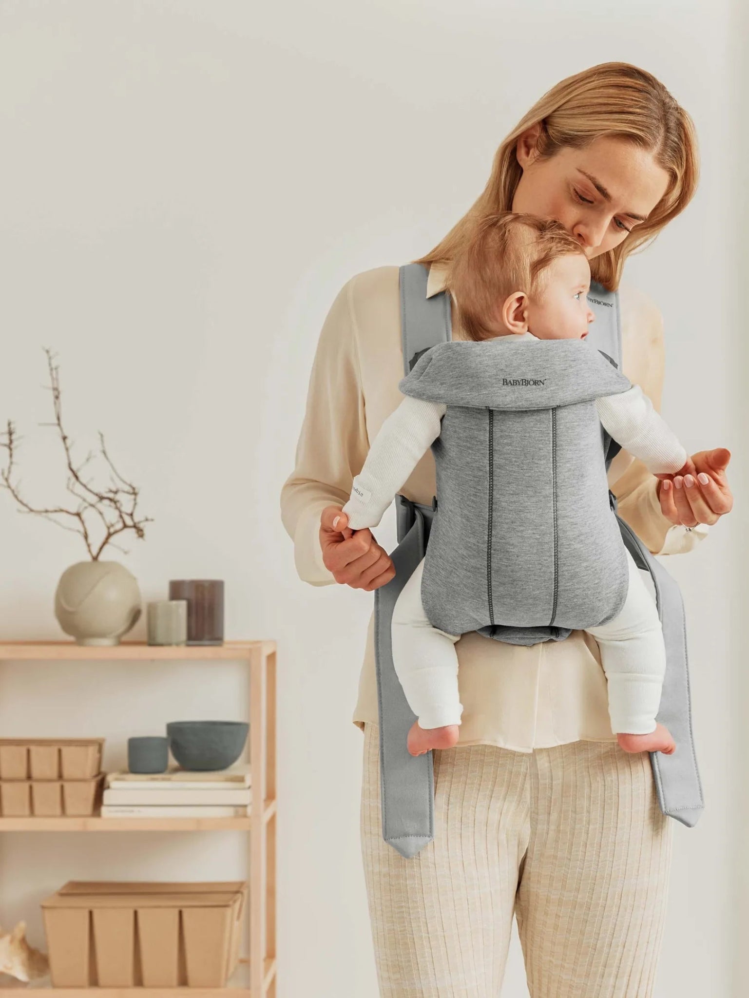 Baby Bjorn Baby Carrier Mini Color: Light Grey Fabric: 3D Jersey - Bubs Universe