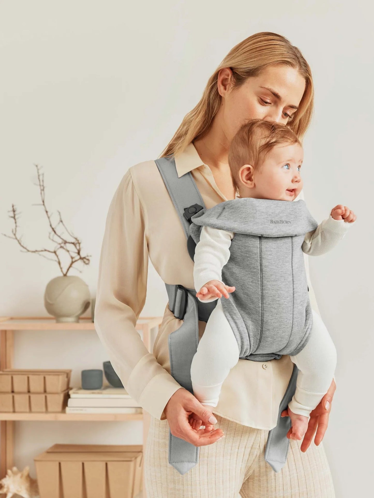 Baby Bjorn Baby Carrier Mini Color: Light Grey Fabric: 3D Jersey - Bubs Universe