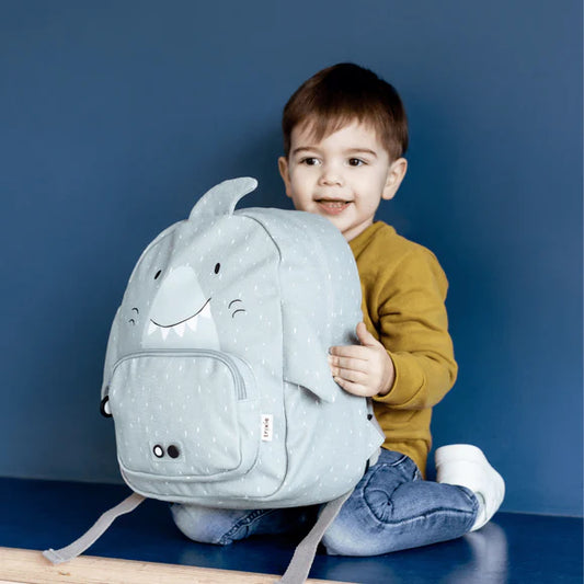 trixie backpack mr shark
