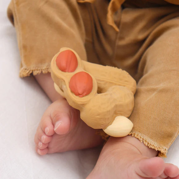 Oli & Carol PACO THE PEANUT