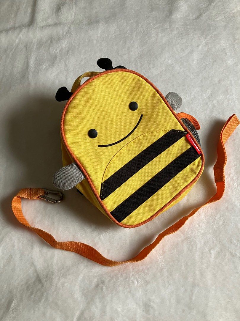 SKIP HOP ZOO MINI BACKPACK WITH REINS - BEE - Bubs Universe